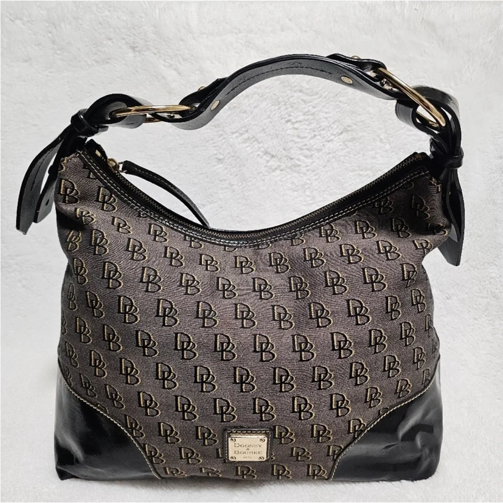 Dooney & Bourke Nikki Shadow Signature Logo Canvas Shoulder bag